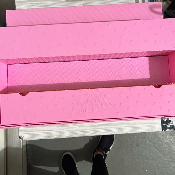 LOL Suprise Doll Stand - Picture 2 of 6